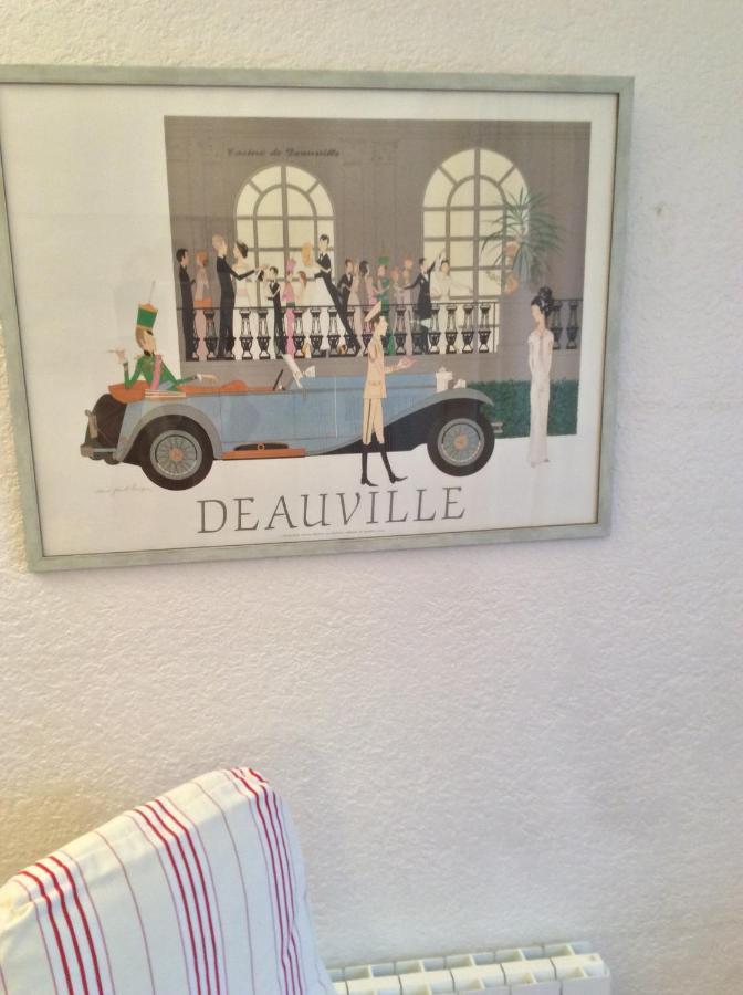 Agreable Appartement Dans Le Vieux Trouville Zewnętrze zdjęcie